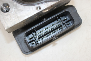 Mercedes Benz B-Class 246 (2011–2017) ABS unit A2424310812 - 3