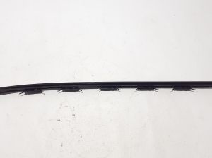 BMW 5 SERIES G31 (2017–2026) Esiklaasi piilari välimine liist 7443695 - 2
