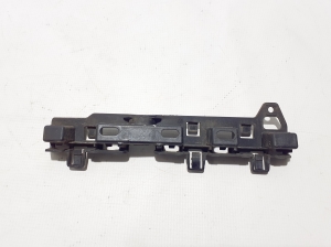 Front fender bracket - 7387342