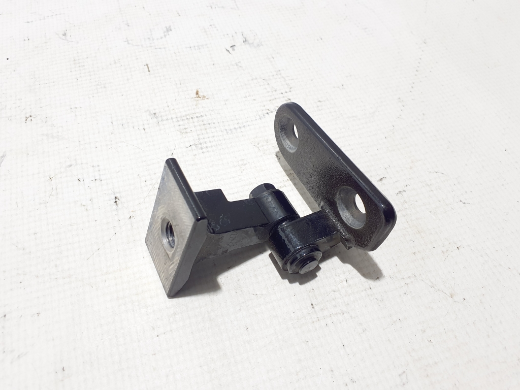 BMW 5 SERIES G31 (2017–2026) Front door top hinge 7420093 BMW 5 SERIES G31 (2017–2026) Front door top hinge 7420093