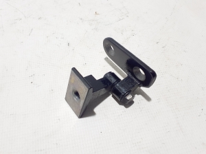   Front door lower hinge  - 7420089 