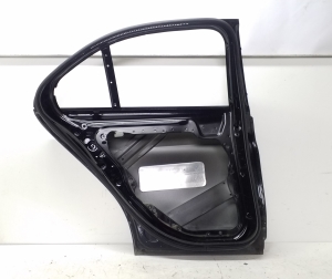 Mercedes Benz C-Class 205 (2014–2021) Tagumised küljeuksed A2057320110 - 4