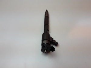  Fuel injector 