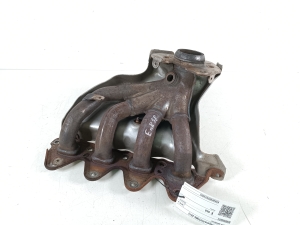  Exhaust manifold 