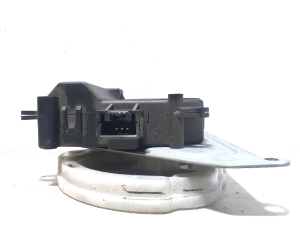 TOYOTA Avensis T25 (2003–2008) Salongi soojenduse klapi mootor AE063700-8610 - 3
