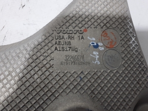 VOLVO S60 III (2018–2026) Tagumine õõtshoob 32246674 - 3