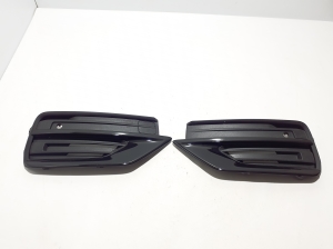   Front bumper lower grille 