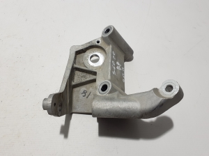  Engine holder 