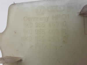 Volkswagen Golf VI (2008–2013) Front washer fluid reservoir 1K0955453 - 3