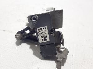 VOLVO S60 III (2018–2026) Andur tagumisel rummul 32246632 - 3