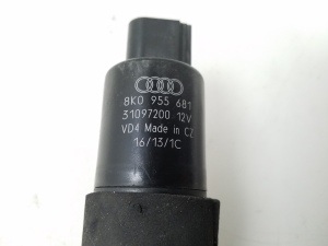 AUDI A4 B8 (2007–2016) Esitulede pesuri mootor 8K0955681 - 2