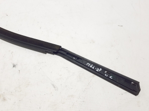 RENAULT Megane E-Tech CMF-EV (2022–2026) Rear side door outer window molding 828327558R - 2