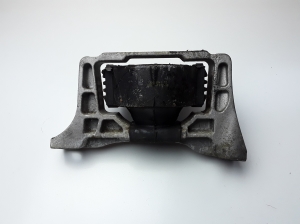  Engine cushion 