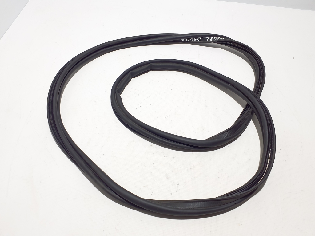 RENAULT Megane E-Tech CMF-EV (2022–2026) Trunk seal (on body) 908302863R RENAULT Megane E-Tech CMF-EV (2022–2026) Trunk seal (on body) 908302863R