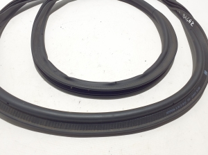 RENAULT Megane E-Tech CMF-EV (2022–2026) Trunk seal (on body) 908302863R - 3