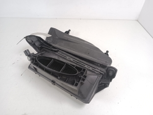 Mercedes Benz CLS-Class 218 (2011–2018) Luftfiltergehäuse A6420903501 - 3