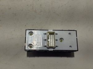 Kia XCEED I (2019–2026) Front door glass switch 93570J7000 - 4
