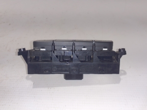 Kia XCEED I (2019–2026) Other switch 93300CR020 - 3