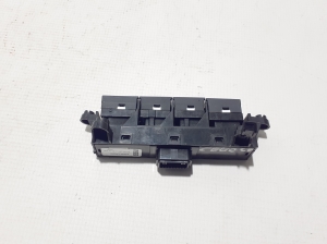 Kia XCEED I (2019–2026) Other switch 93300CR020 - 4