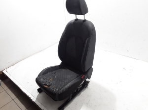 Kia XCEED I (2019–2026) Front seat and its parts - 2