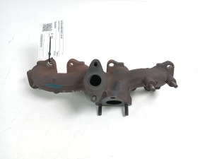  Exhaust manifold 