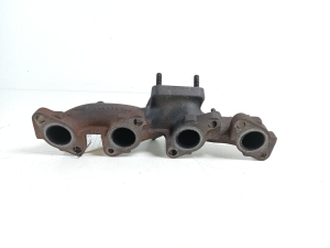  Exhaust manifold 