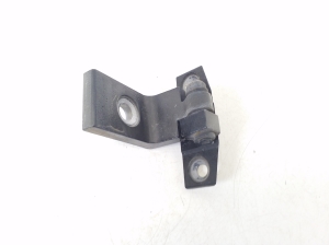   Charnière supérieure de porte avant 
