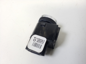Maserati Ghibli (2013–2026) Trunk opening switch 68141864AA - 3