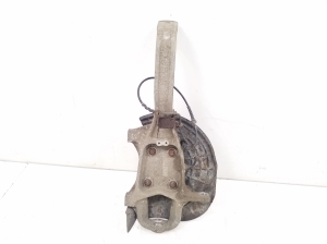 Maserati Ghibli (2013–2026) Front wheel hub 670001806 - 2