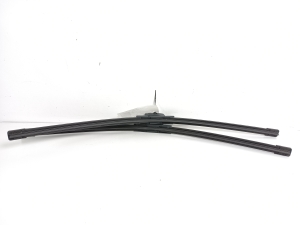  Windshield wiper blades 