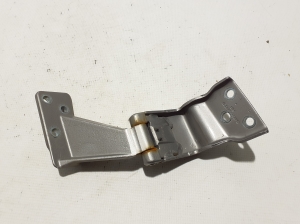  Rear tailgate hinge 