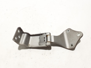  Rear tailgate hinge 