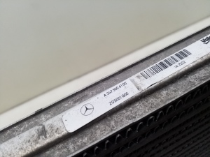 Mercedes Benz A-Class 177 (2018–2026) Vahejahuti radiaator A2475006100 - 2