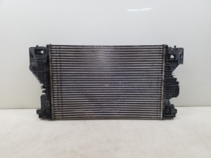 Mercedes Benz A-Class 177 (2018–2026) Vahejahuti radiaator A2475006100 - 3
