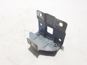 Dacia Sandero III (2021–2026) Front fender bracket 651407058R - 2