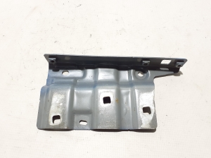 Front fender bracket - 631437269R
