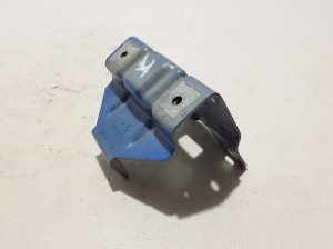 Front fender bracket - 651416878R