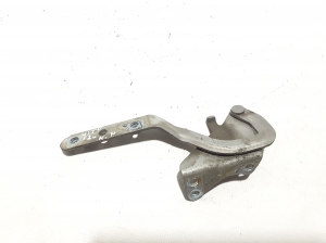  Engine cover hinge 