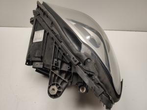 Mercedes Benz C-Class 205 (2014–2021) Esituli A2058200861 - 4