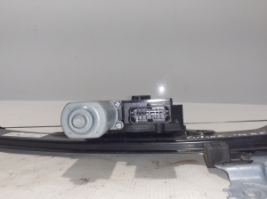 NISSAN Pulsar N17 (2013–2017) Front door window regulator 807013ZL0B - 2