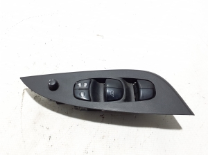 Front door glass switch - 809613ZL0A