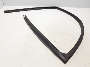 NISSAN Pulsar N17 (2013–2017) Front door rubber seal 803313ZL0A - 4