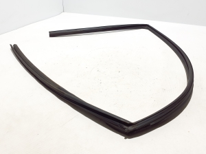 NISSAN Pulsar N17 (2013–2017) Front door rubber seal 803303ZL0A - 2