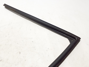 NISSAN Pulsar N17 (2013–2017) Front door rubber seal 803303ZL0A - 4
