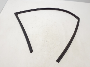 Front door rubber seal - 803303ZL0A