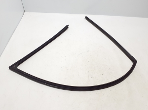 NISSAN Pulsar N17 (2013–2017) Front door rubber seal 803303ZL0A - 5