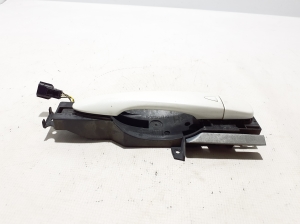 NISSAN Pulsar N17 (2013–2017) Front door external opening handle and its details - 3