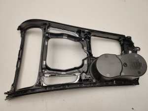 Mercedes Benz C-Class 205 (2014–2021) Käigukangi viimistlus A2056805807 - 3