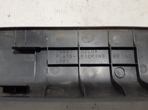 NISSAN Pulsar N17 (2013–2017) Inner sill trim 769B73ZL0A - 3