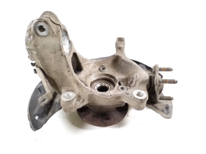 AUDI Q3 F3 (2018–2026) Front wheel hub - 2